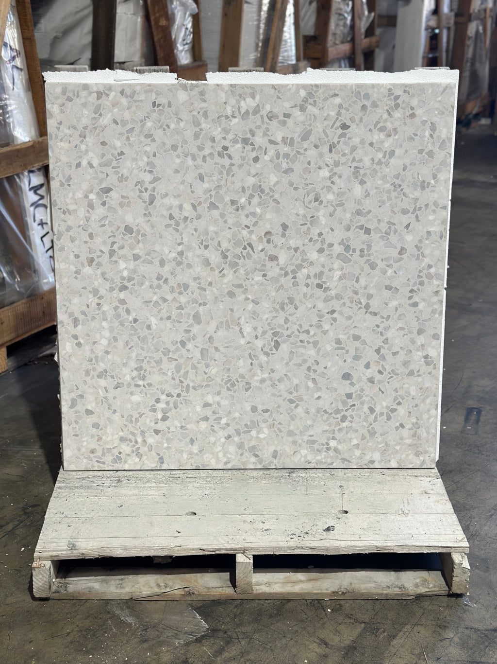 in stock // rivi square // alabaster lmc 35-1/4"x35-1/4"x1-1/4"