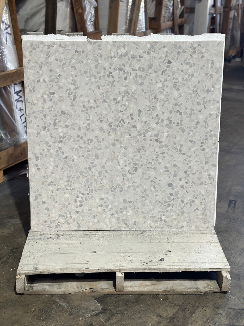 in stock // rivi square // alabaster lmc 35-1/4"x35-1/4"x1-1/4"